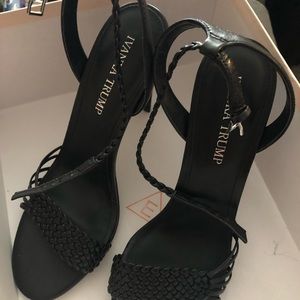 Sophisticated style, classy, very cute heels.